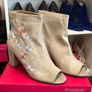 NY&Co Embroidered Booties
